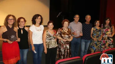 imagen de autoridades, dirección y docentes homenajeados y homenajeadas, septiembre 2018