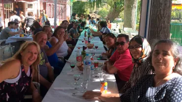 imagen grupal durante la comida en las Lagunas de Ruidera, octubre 2019
