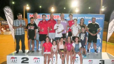 imagen podio de entrega premios Tenis Tierra Batida 2016, fuente imagen Club Tenis Miguelturra