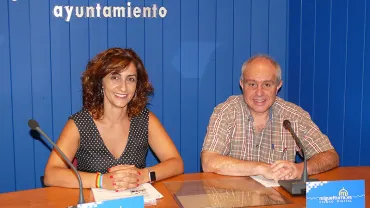 imagen de la Concejala de Cultura, Fátima Mondéjar, y el Director de la EM de Música, Ángel Ocaña, Julio 2017