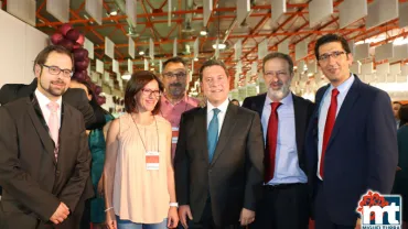 imagen de Victoria Sobrino y Miguel Fernández junto al resto de autoridades en Fenavin Contact, junio 2016