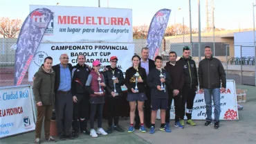 imagen final ganadores y ganadoras, organización y autoridades, Torneo Babolat 2019, fuente imagen Club Tenis Miguelturra