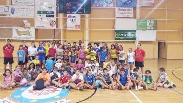 imagen grupal participantes taller de balonmano, agosto 2017