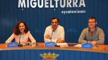 imagen de López, García y Mellado (izquierda a derecha) durante la rueda de prensa, junio 2016
