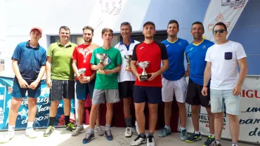 imagen de organización, concejal de Deportes, participantes y ganadores, 8 junio 2019, fuente imagen Club Tenis Miguelturra
