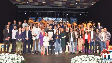 imagen grupal deportistas y autoridades de la gran Gala Deportivos 2018 Miguelturra