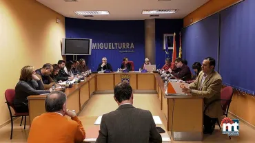 imagen de todas las personas asistentes al Pleno Ordinario del 14 de diciembre del ayuntamiento de Miguelturra
