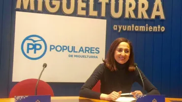 imagen de Aurora López en la Sala de Prensa Municipal, abril 2016