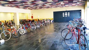 imagen vista del hall del CERE, Bicicletas Clásicas, marzo 2017, imagen: Vicente Yerves