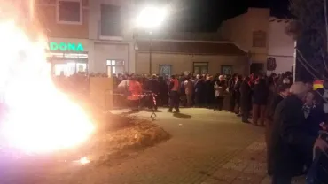 imagen de la Hoguera de San Antón de Miguelturra, enero 2017