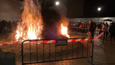imagen de la hoguera de San Antón 2019, fuente imagen Vicente Yerves Herrera
