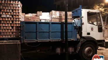 imagen del camión que transportaba las 10 toneldas de alimentos, octubre de 2015