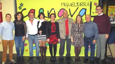 imagen de autoridades, máscaras mayores futuras y actuales del Carnaval de Miguelturra, febrero 2018, imagen de Diego Rodríguez Tercero