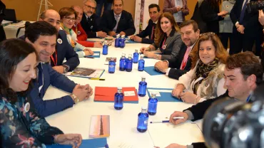 imagen previa a la firma en Fitur 2019, fuente imagen Gabinete Prensa Multimedia