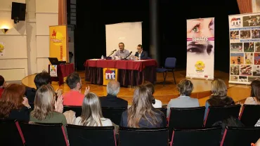 imagen de ponencia en la Jornada Mujer, Salud y Deporte, Miguelturra, abril 2018