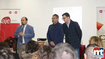 imagen de la apertura de las jornadas de emprendimiento, noviembre 2017