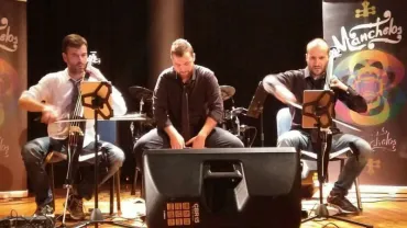 imagen de la actuación de Manchelos en Miguelturra, octubre de 2017, fuente imagen Alicia Martín Galán