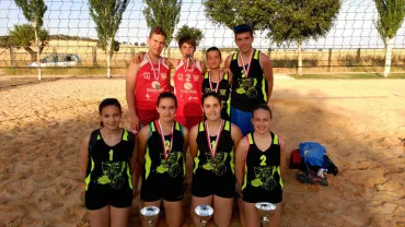 imagen de medallistas de vóley playa, junio 2015