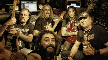 imagen del grupo musical los Mojinos Escozíos, pregoneros del Carnaval de Miguelturra 2018