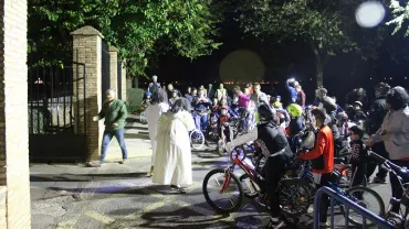 imagen de la actividad de ruta en bicicleta en Noche de Difuntos 2017, fuente imagen Club Bicicletas Clásicas Miguelturra