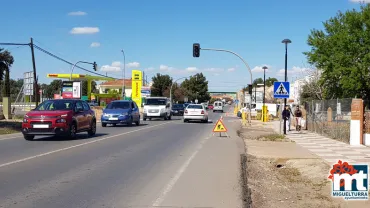 imagen de la nueva señalización horizontal y vertical en la zona adyacente a los colegios, marzo 2019