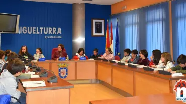 imagen del Pleno Extraordinario Infantil del Ayuntamiento de Miguelturra, abril 2019