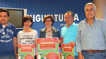 imagen autoridades institucionales y carnavaleras durante la presentación, 29 de mayo de 2018