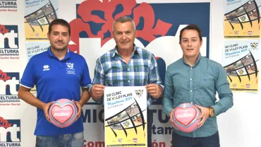 imagen en Radio Miguelturra de la presentación oficial del Clinic de Vóley Playa 2019