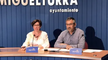 imagen de Victoria Sobrino y Miguel Fernández en rueda de prensa, abril 2017