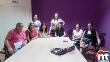 imagen de una de las sesiones del taller Vivir la adolescencia en familia, junio 2017