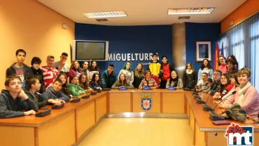 imagen de la recepción de alumnado francés en el Ayuntamiento de Miguelturra, diciembre 2018