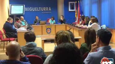 imagen de la reunión municipal sobre la nueva Ley de Procedimiento Administrativo, abril de 2016