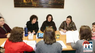 imagen de la reunión de la Comisión de Seguimiento del Centro de la Mujer, enero 2016