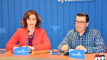 imagen de la concejala de Cultura y director de biblioteca, marzo 2019