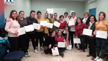 imagen grupal de participantes y docente del taller, diciembre 2018