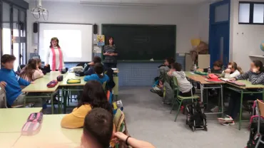 imagen de una de la sessiones del taller desarrollado en el centro educativo Clara Campoamor, febrero 2018