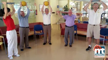 imagen de Cristina Cano y usuarios del taller siente tu cuerpo y actívate 2015