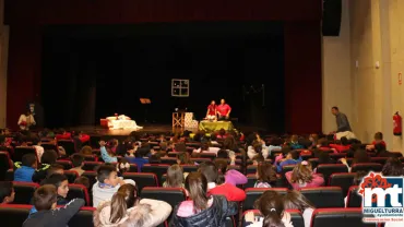 imagen de la actividad teatral infantil con motivo del día contra la violencia de género, noviembre 2015