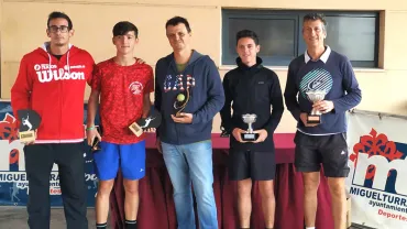 imagen de ganadores del Torneo de Tenis Villa Miguelturra 2019, fuente imagen cd Tenis Miguelturra