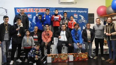 imagen de participantes, organización y autoridades, Torneo Ajedrez Navidad Miguelturra 2018, fuente imagen Club Ajedrez Miguelturra