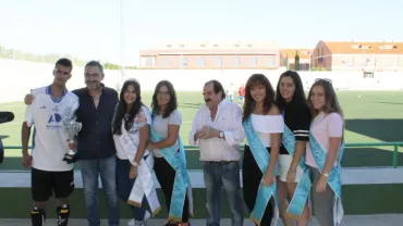 imagen entrega del Trofeo de Fútbol Virgen de la Estrella, ferias 2015