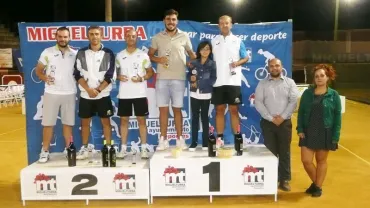 imagen podio final Torneo Ciudauto tenis tierra batida Miguelturra 2015
