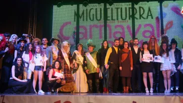 imagen de autoridades y ganadores del Tu Careta Me Suena del Carnaval 2017