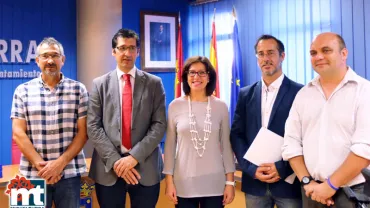 imagen de autoridades provinciales y locales durante la visita de la Diputación al Ayuntamiento de Miguelturra, junio 2016