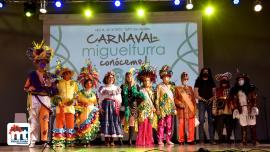 imagen autoridades y Valeria Ros, Pregón Carnaval Miguelturra 2022