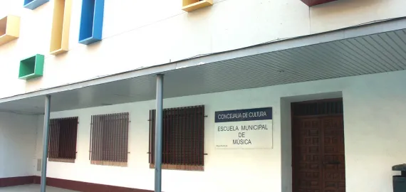 curso imagen fachada de la Escuela de Música y Danza de Miguelturra