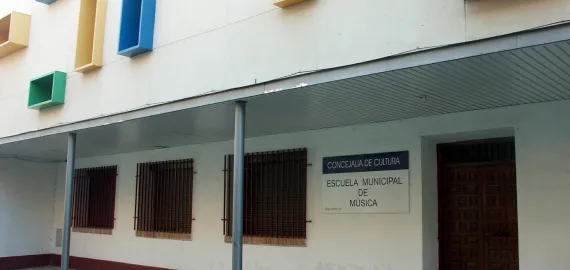 imagen de la fachada de la Escuela de Música y Danza, Miguelturra