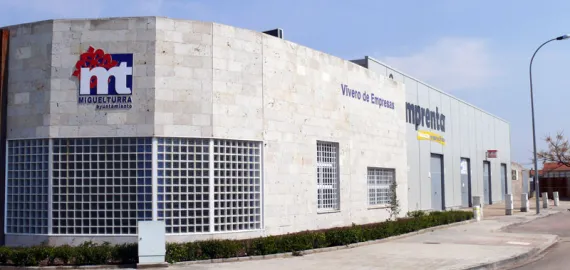 imagen fachada del Vivero de Empresas, julio 2013