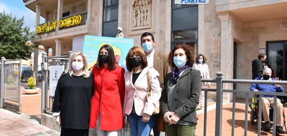 imagen de autoridades en el acto intergeneracional, abril de 2021