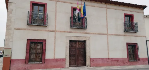 imagen de la fachada de la Biblioteca Municipal Casa de la Capellanía de Miguelturra